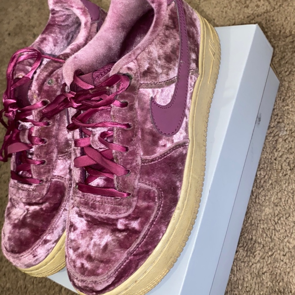 Nike 2017 Air forces 1 LVG Gs “ tea berry “ size 5 women sneaker